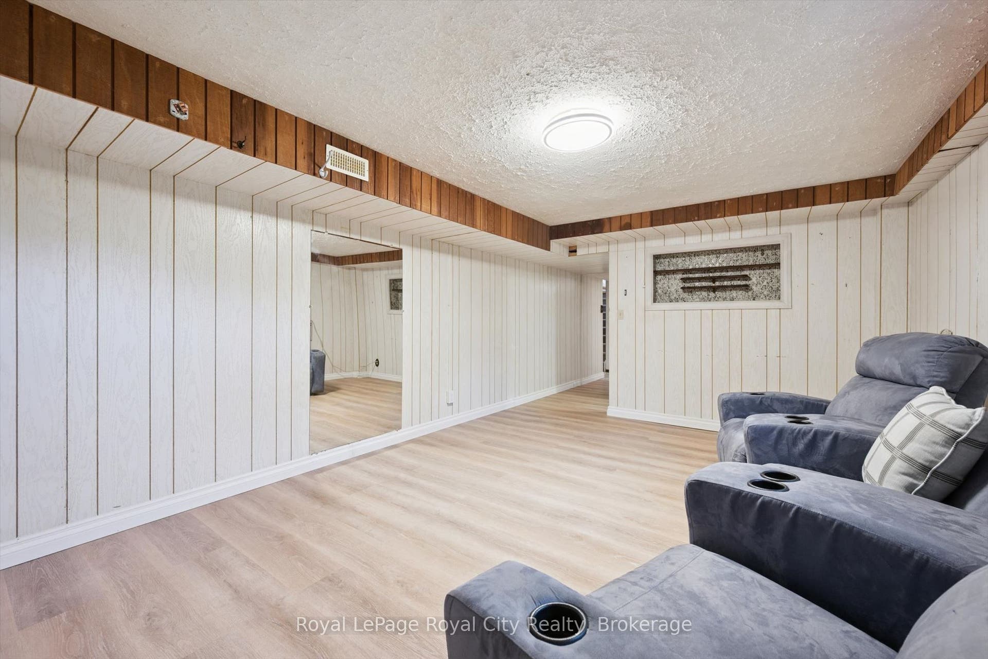 27 Palermo Crescent, Guelph, Wellington ON N1E 2J8 27 Palermo Crescent, Guelph, Wellington ON N1E 2J8