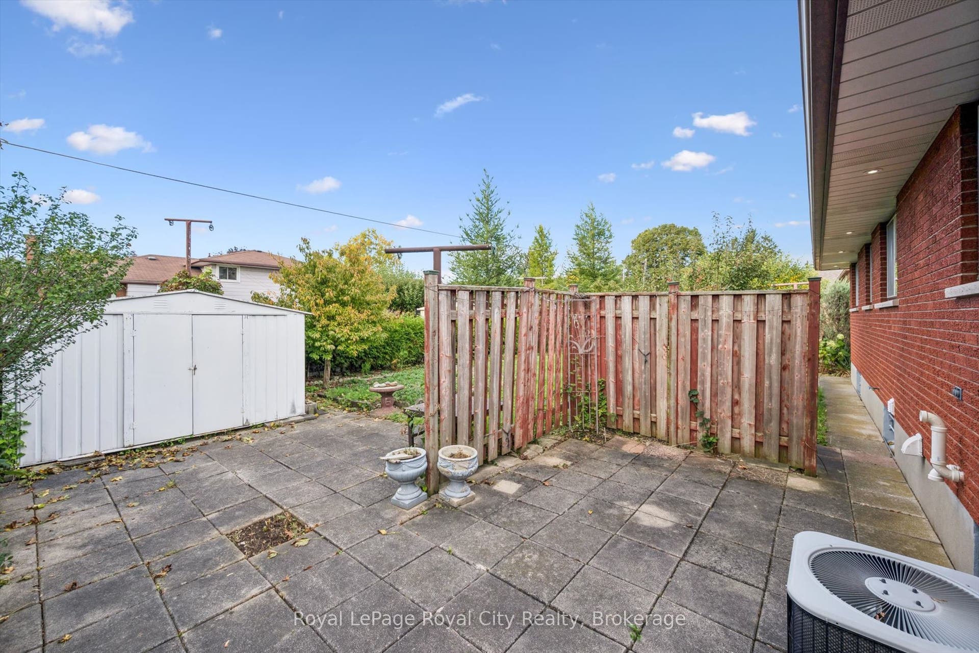 27 Palermo Crescent, Guelph, Wellington ON N1E 2J8 27 Palermo Crescent, Guelph, Wellington ON N1E 2J8