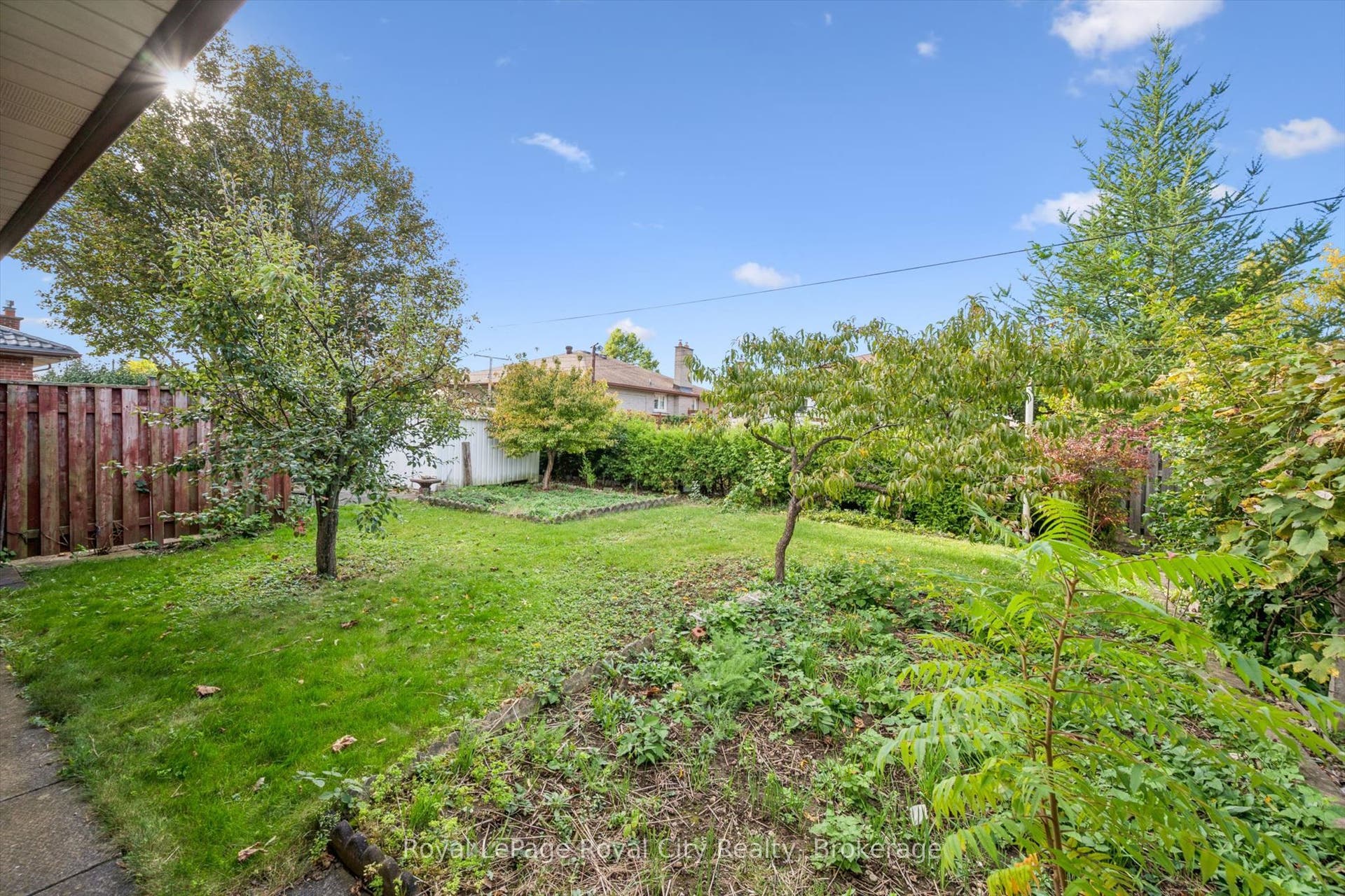 27 Palermo Crescent, Guelph, Wellington ON N1E 2J8 27 Palermo Crescent, Guelph, Wellington ON N1E 2J8