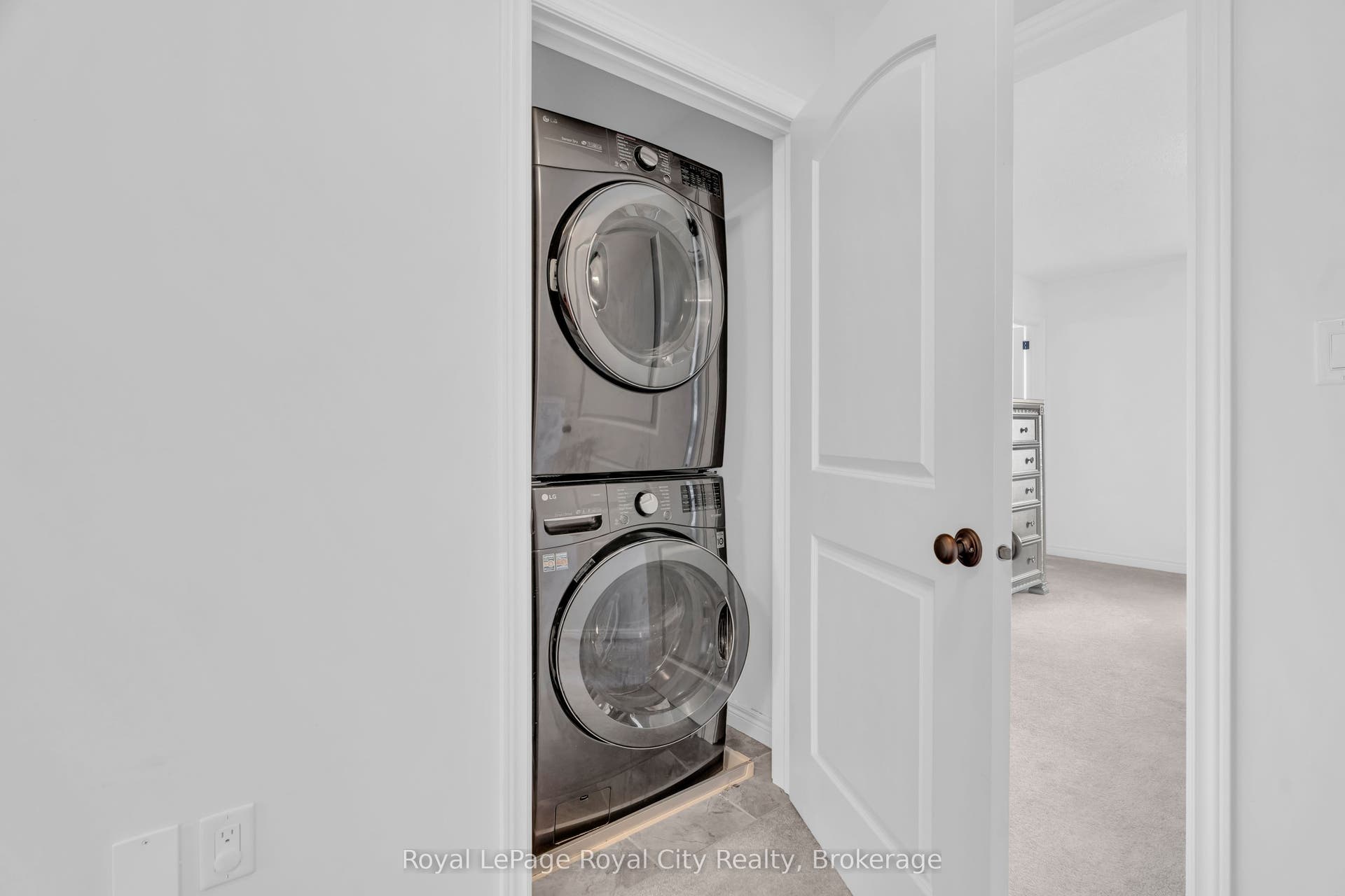 269 Watson Parkway N, #7, Guelph, Wellington ON N1E 0R3 269 Watson Parkway N, #7, Guelph, Wellington ON N1E 0R3