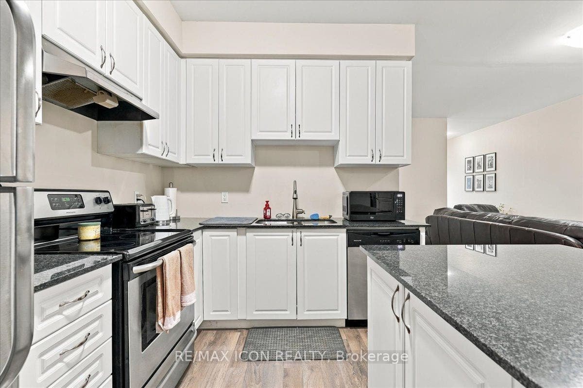 908 Apple Hill Lane, #75, Kitchener, Waterloo ON N2R 0L7 908 Apple Hill Lane, #75, Kitchener, Waterloo ON N2R 0L7
