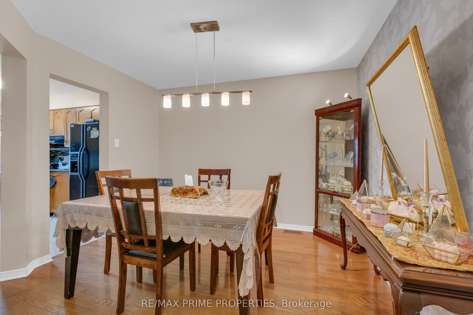 33 Inverkip Avenue, Hunt Club - South Keys And Area, Ottawa ON K1T 4B7