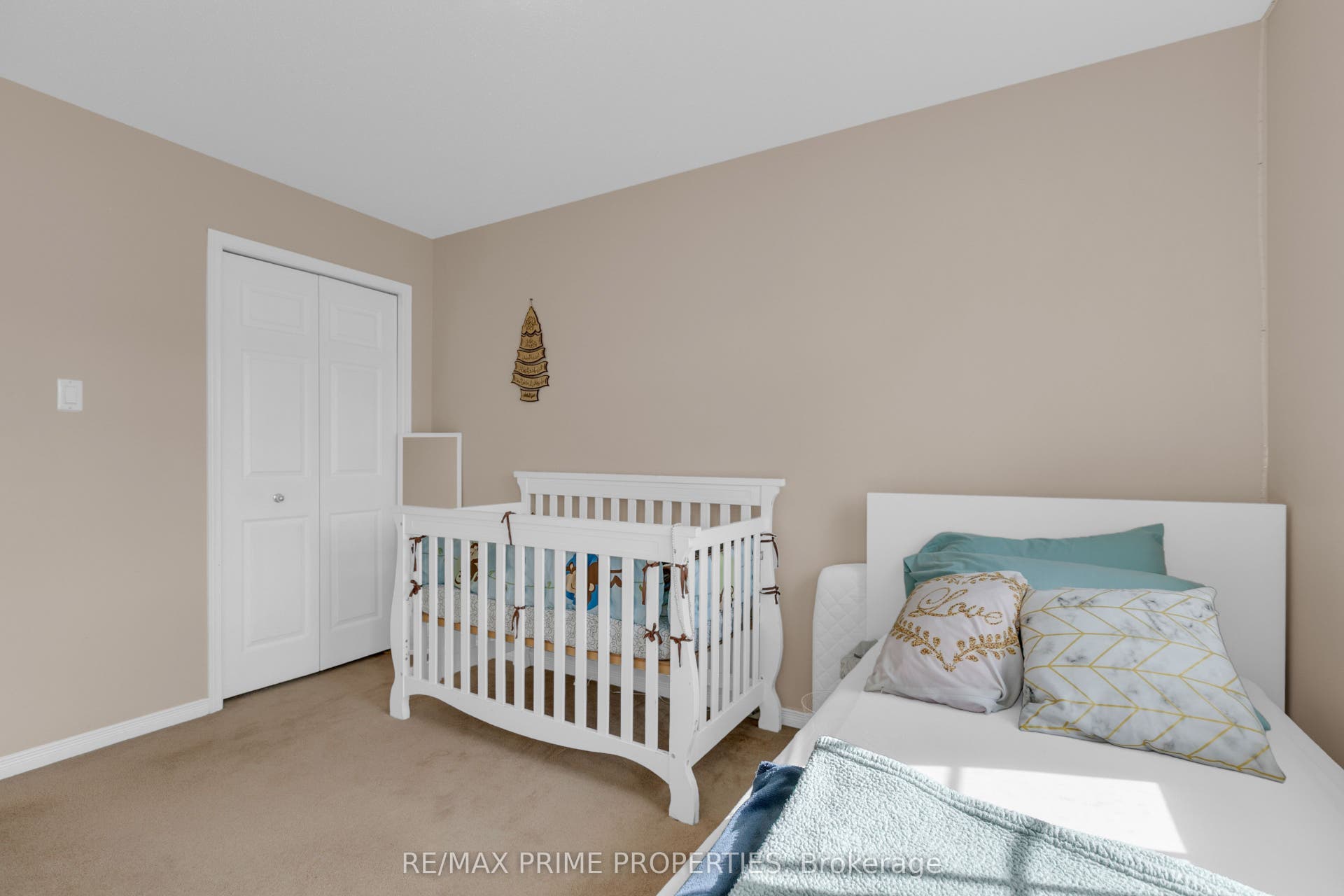 33 Inverkip Avenue, Hunt Club - South Keys And Area, Ottawa ON K1T 4B7