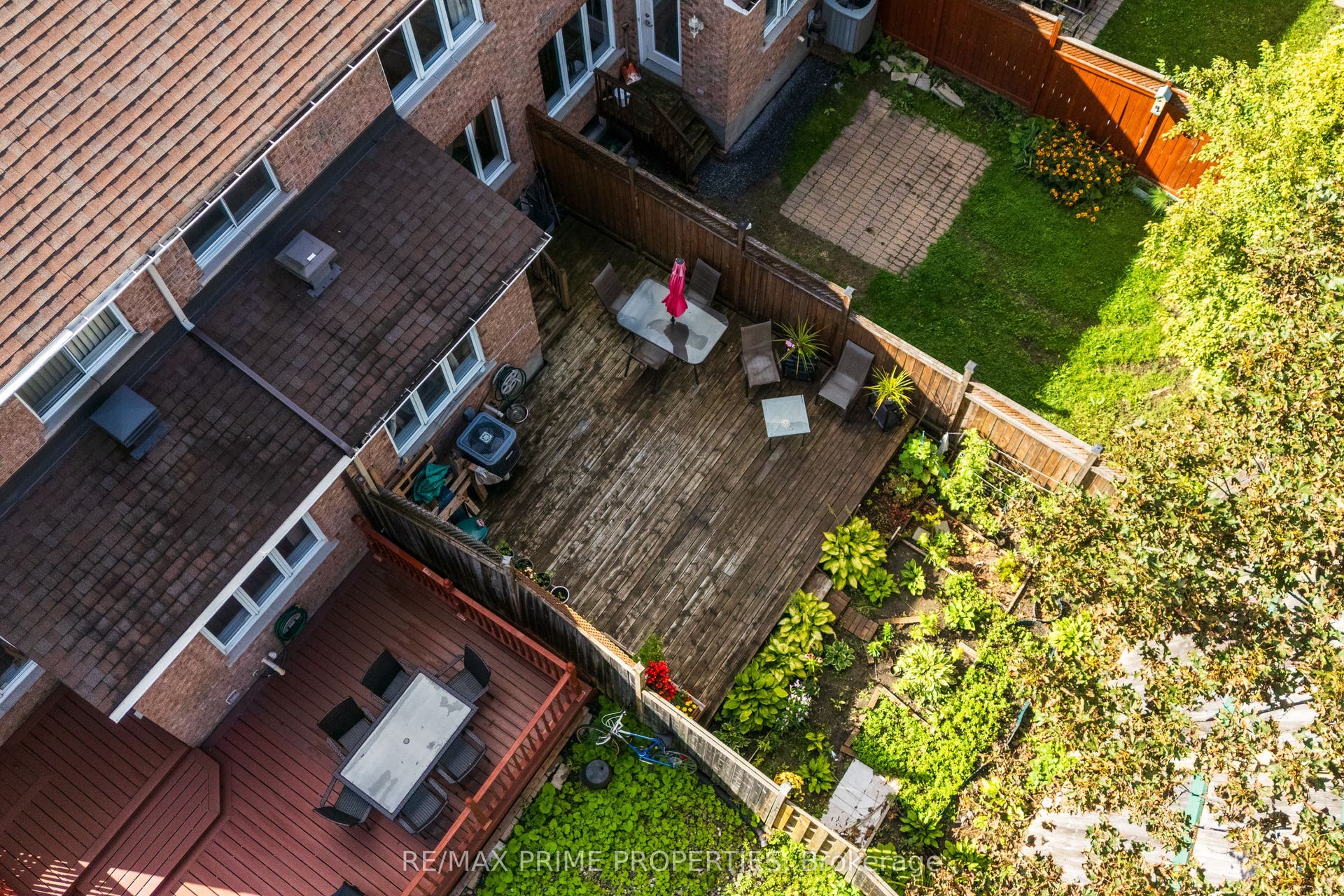33 Inverkip Avenue, Hunt Club - South Keys And Area, Ottawa ON K1T 4B7
