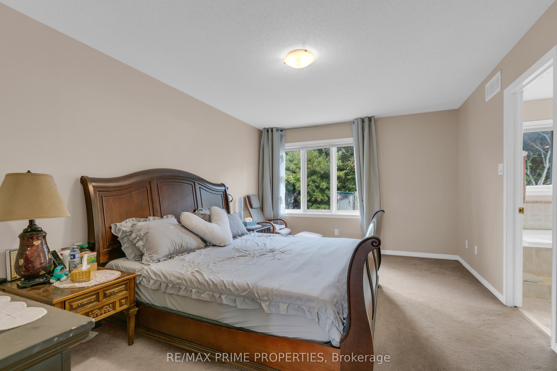 33 Inverkip Avenue, Hunt Club - South Keys And Area, Ottawa ON K1T 4B7