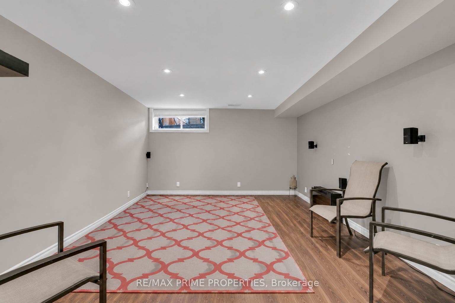 33 Inverkip Avenue, Hunt Club - South Keys And Area, Ottawa ON K1T 4B7