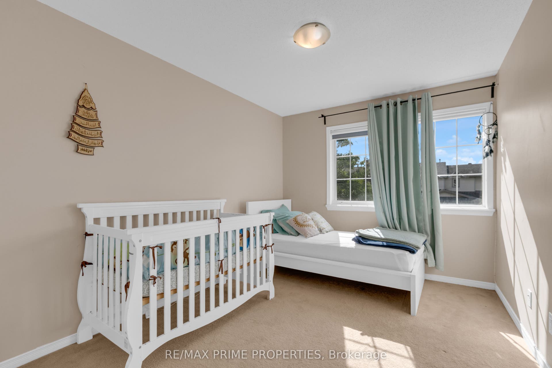 33 Inverkip Avenue, Hunt Club - South Keys And Area, Ottawa ON K1T 4B7