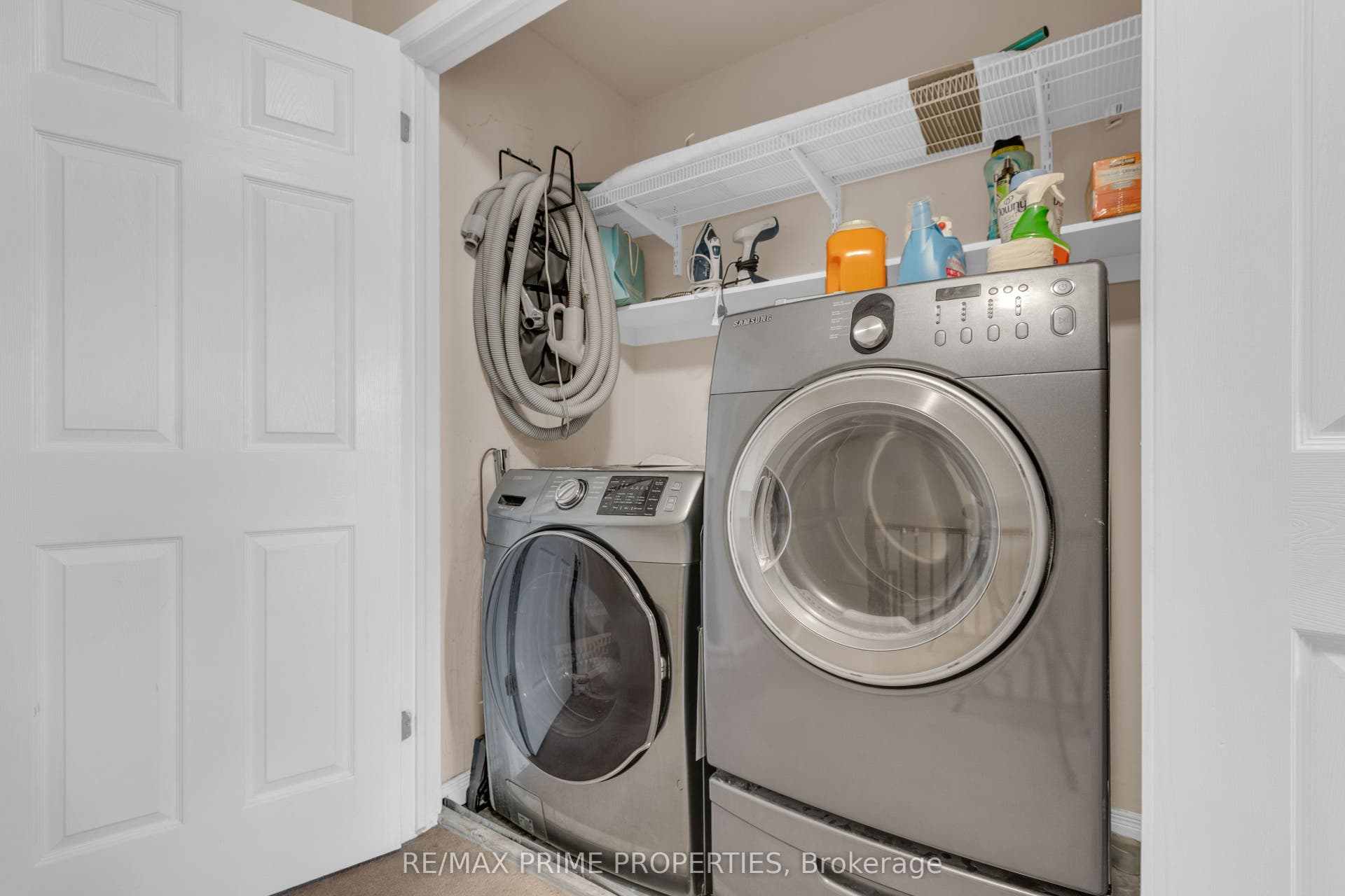 33 Inverkip Avenue, Hunt Club - South Keys And Area, Ottawa ON K1T 4B7
