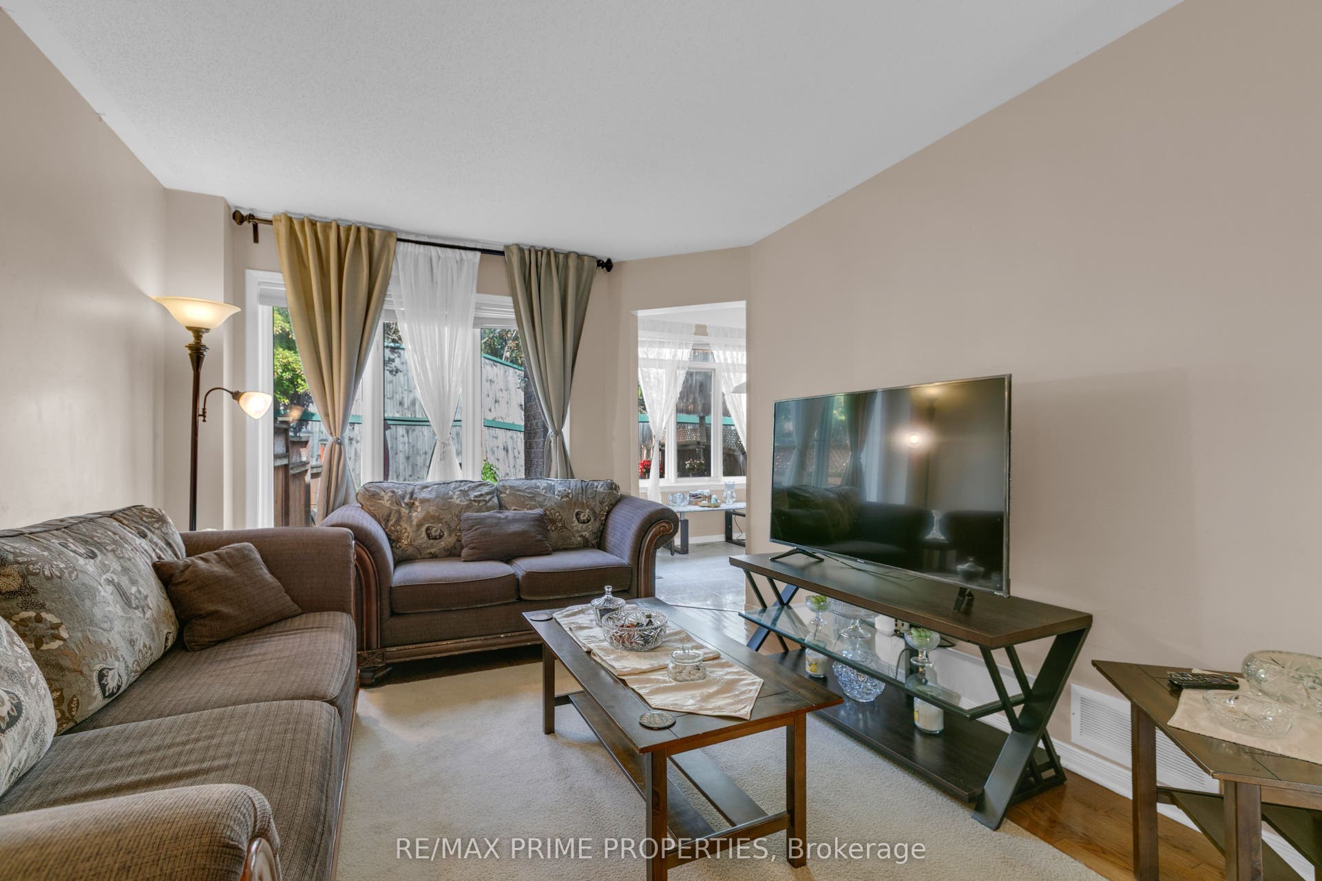 33 Inverkip Avenue, Hunt Club - South Keys And Area, Ottawa ON K1T 4B7