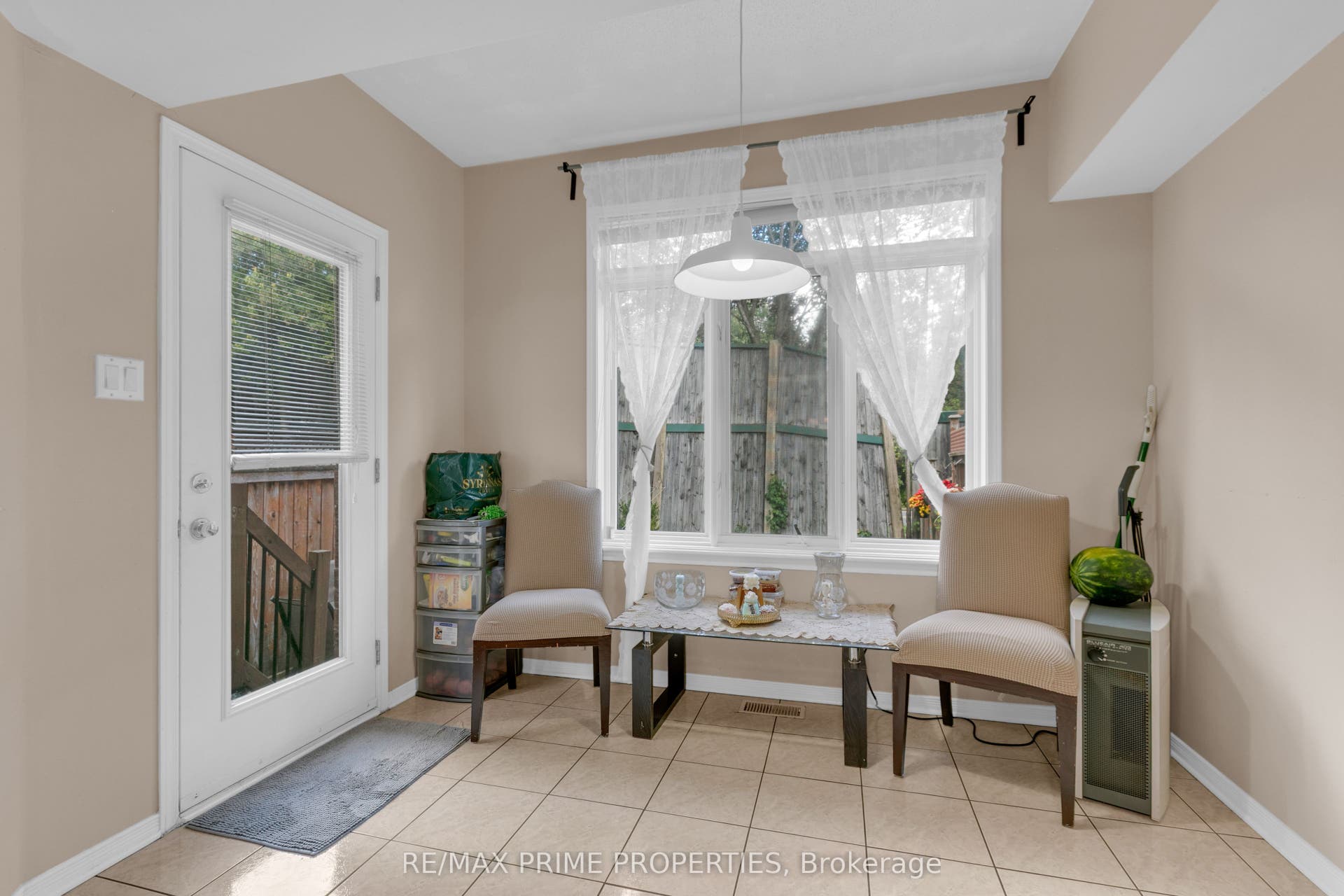 33 Inverkip Avenue, Hunt Club - South Keys And Area, Ottawa ON K1T 4B7