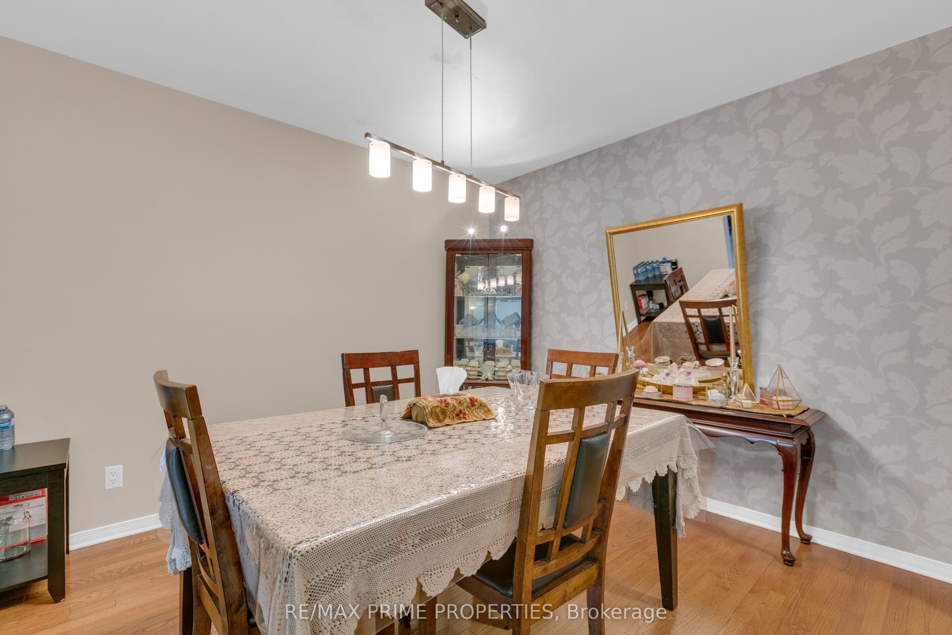 33 Inverkip Avenue, Hunt Club - South Keys And Area, Ottawa ON K1T 4B7