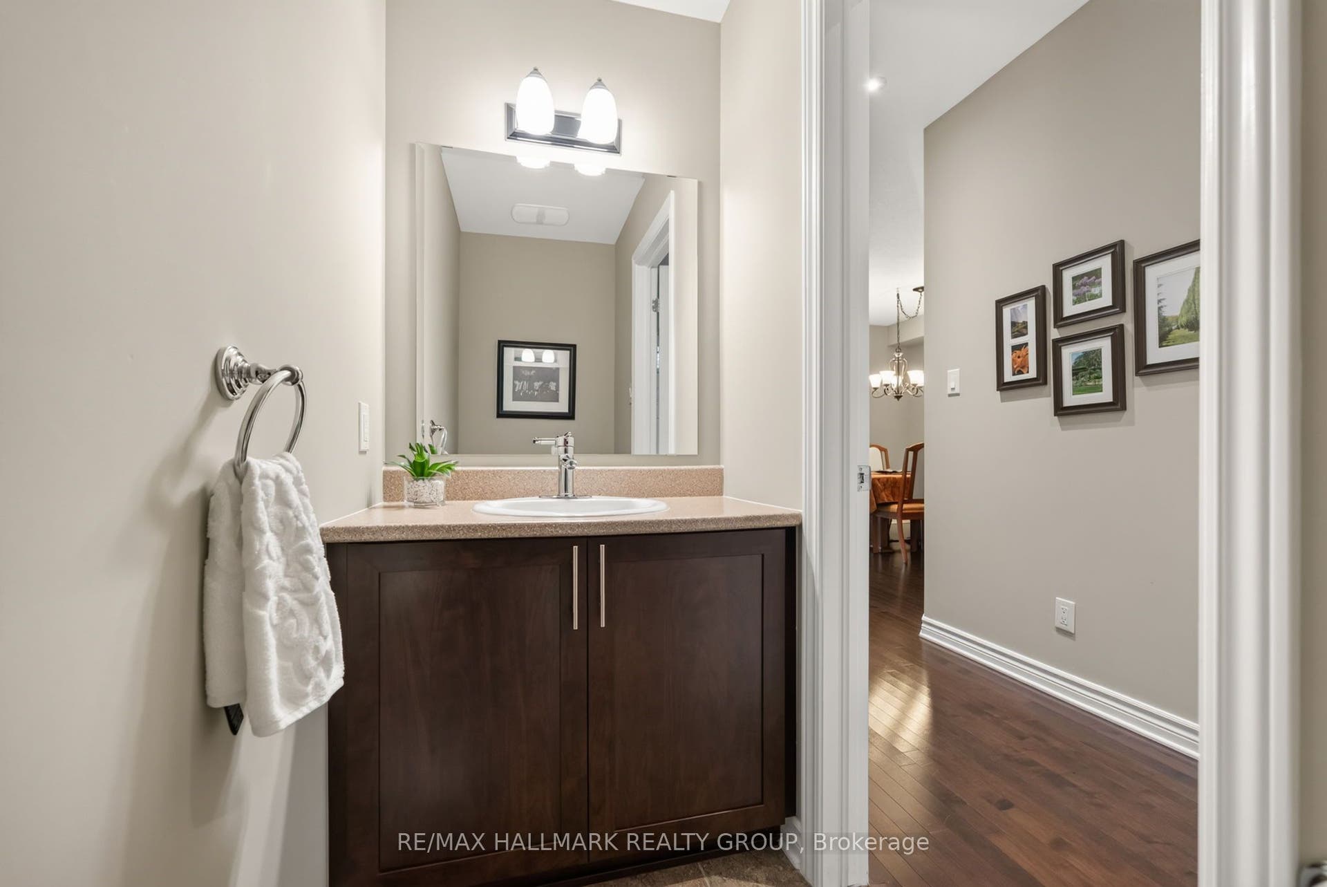 304 Celtic Ridge Crescent, Kanata, Ottawa ON K2W 0B8 powder room