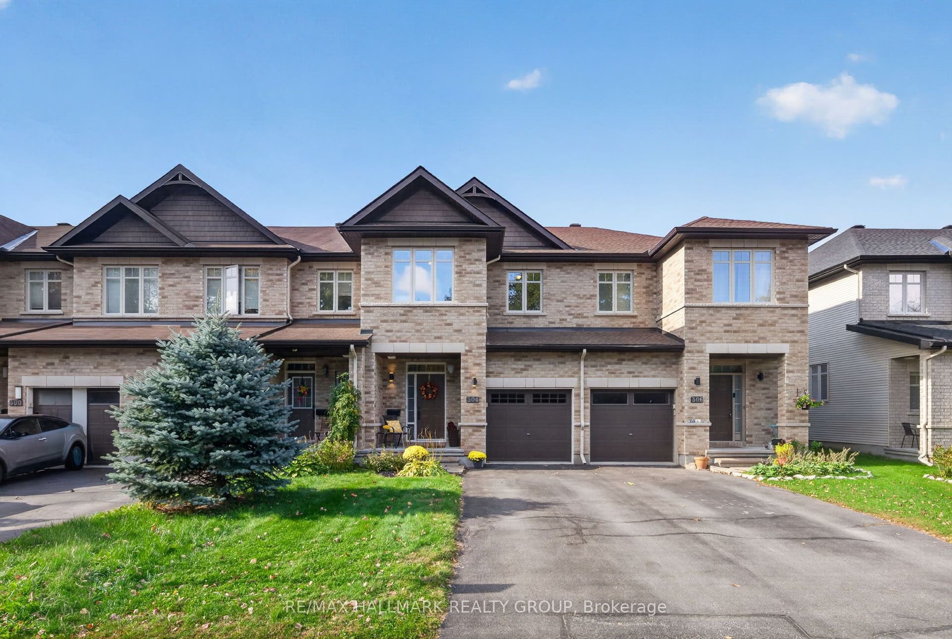 304 Celtic Ridge Crescent, Kanata, Ottawa ON K2W 0B8 Long driveway, plenty of parking space