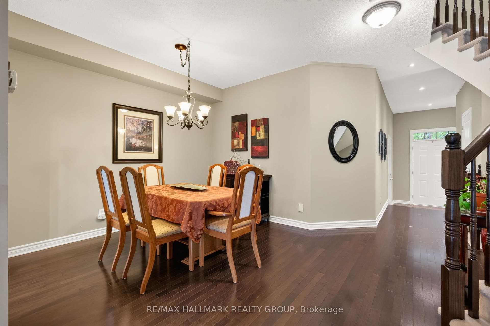 304 Celtic Ridge Crescent, Kanata, Ottawa ON K2W 0B8 Hardwood Floors on main level