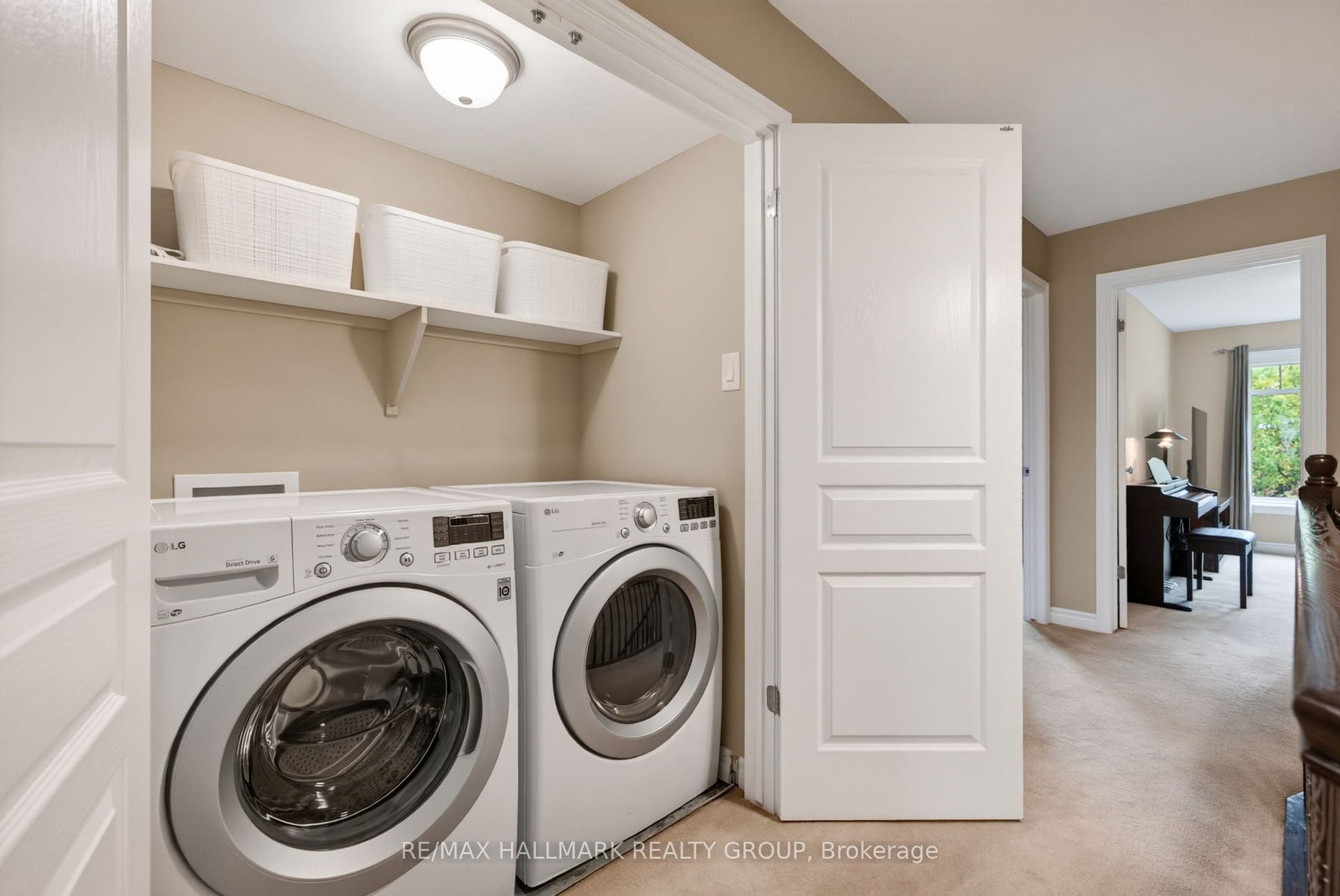 304 Celtic Ridge Crescent, Kanata, Ottawa ON K2W 0B8 Convenient 2nd level laundry