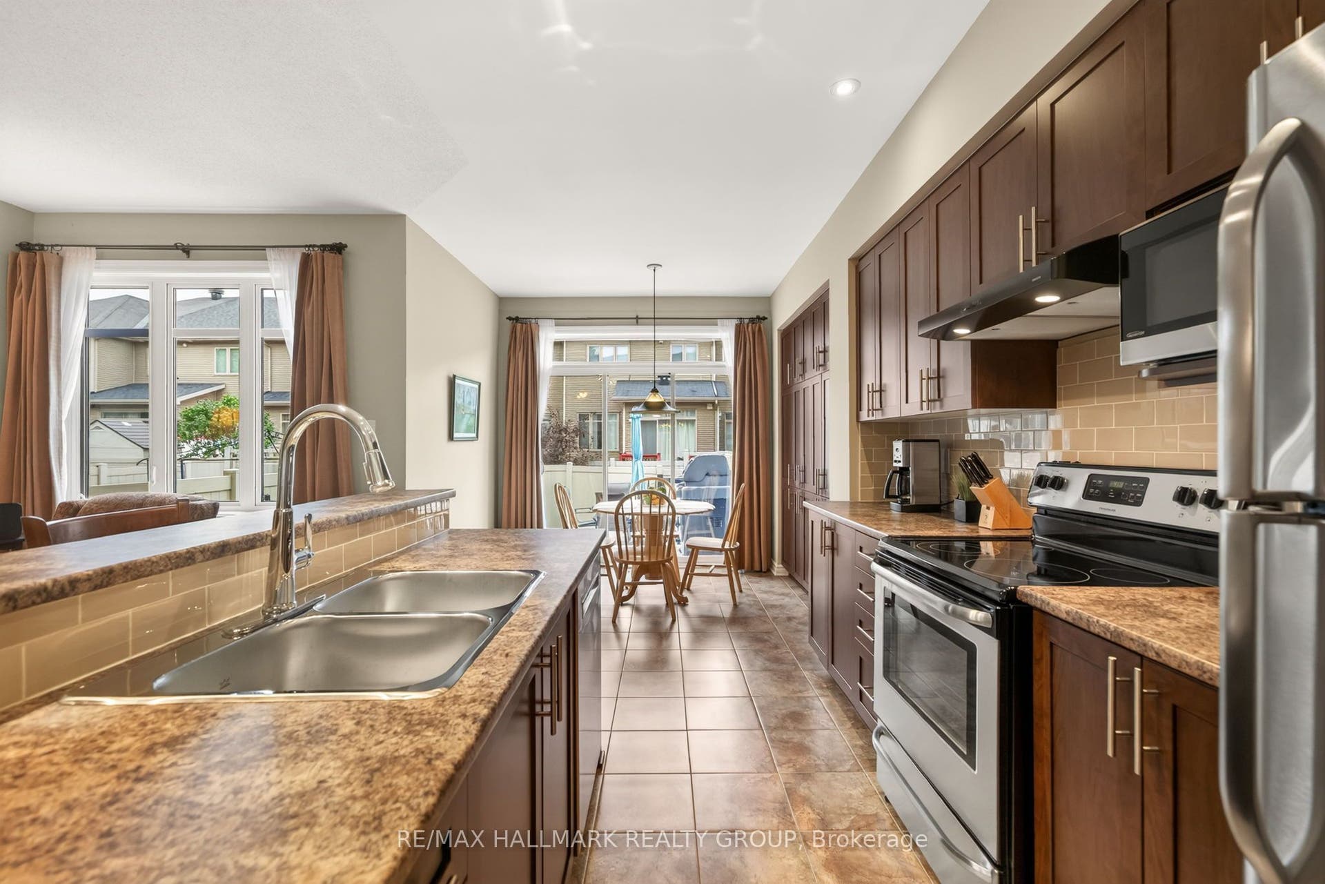 304 Celtic Ridge Crescent, Kanata, Ottawa ON K2W 0B8 304 Celtic Ridge Crescent, Kanata, Ottawa ON K2W 0B8