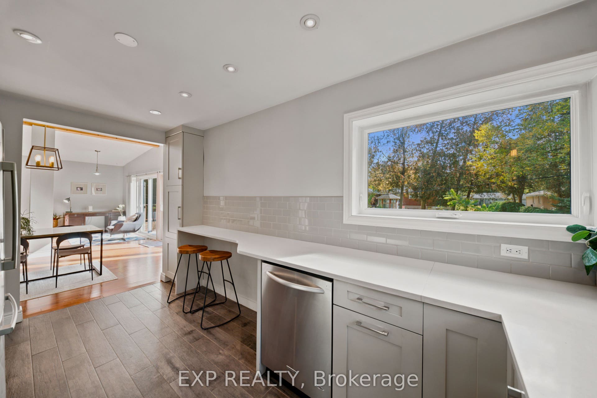 46 Avonlea Road, Tanglewood - Grenfell Glen - Pineglen, Ottawa ON K2G 0J3 46 Avonlea Road, Tanglewood - Grenfell Glen - Pineglen, Ottawa ON K2G 0J3