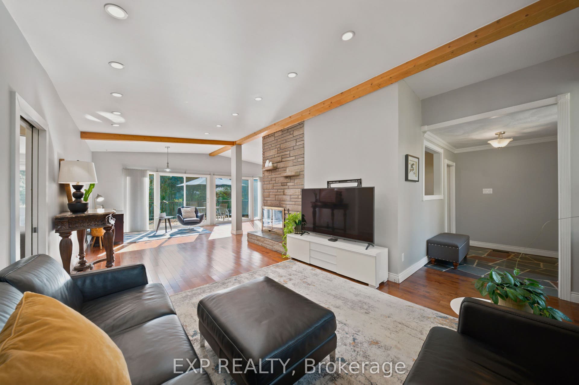 46 Avonlea Road, Tanglewood - Grenfell Glen - Pineglen, Ottawa ON K2G 0J3 46 Avonlea Road, Tanglewood - Grenfell Glen - Pineglen, Ottawa ON K2G 0J3