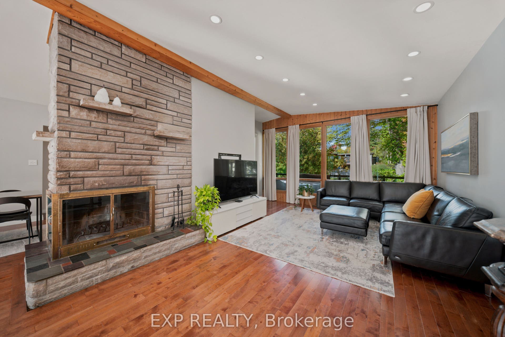 46 Avonlea Road, Tanglewood - Grenfell Glen - Pineglen, Ottawa ON K2G 0J3 46 Avonlea Road, Tanglewood - Grenfell Glen - Pineglen, Ottawa ON K2G 0J3