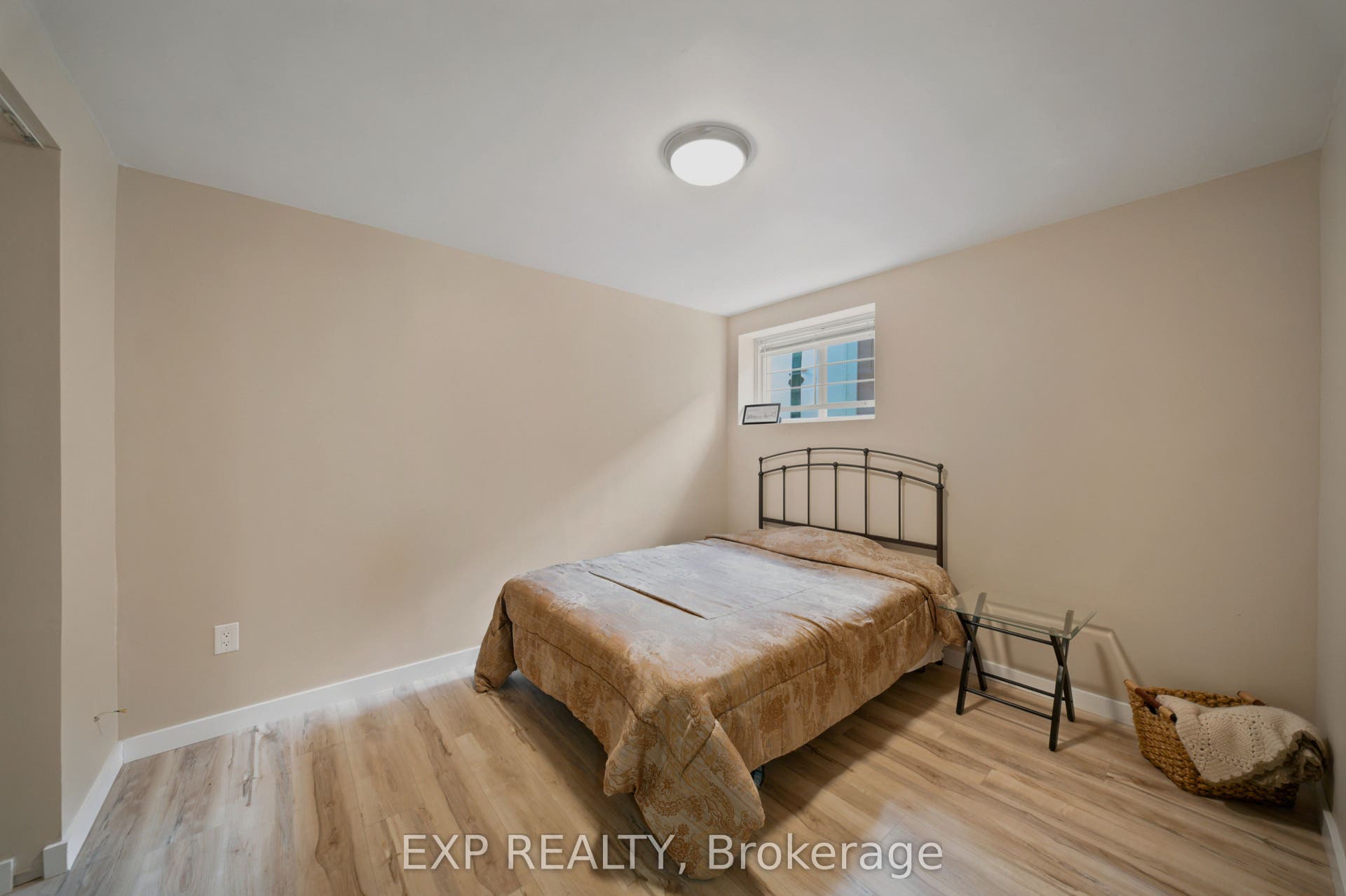 46 Avonlea Road, Tanglewood - Grenfell Glen - Pineglen, Ottawa ON K2G 0J3 46 Avonlea Road, Tanglewood - Grenfell Glen - Pineglen, Ottawa ON K2G 0J3