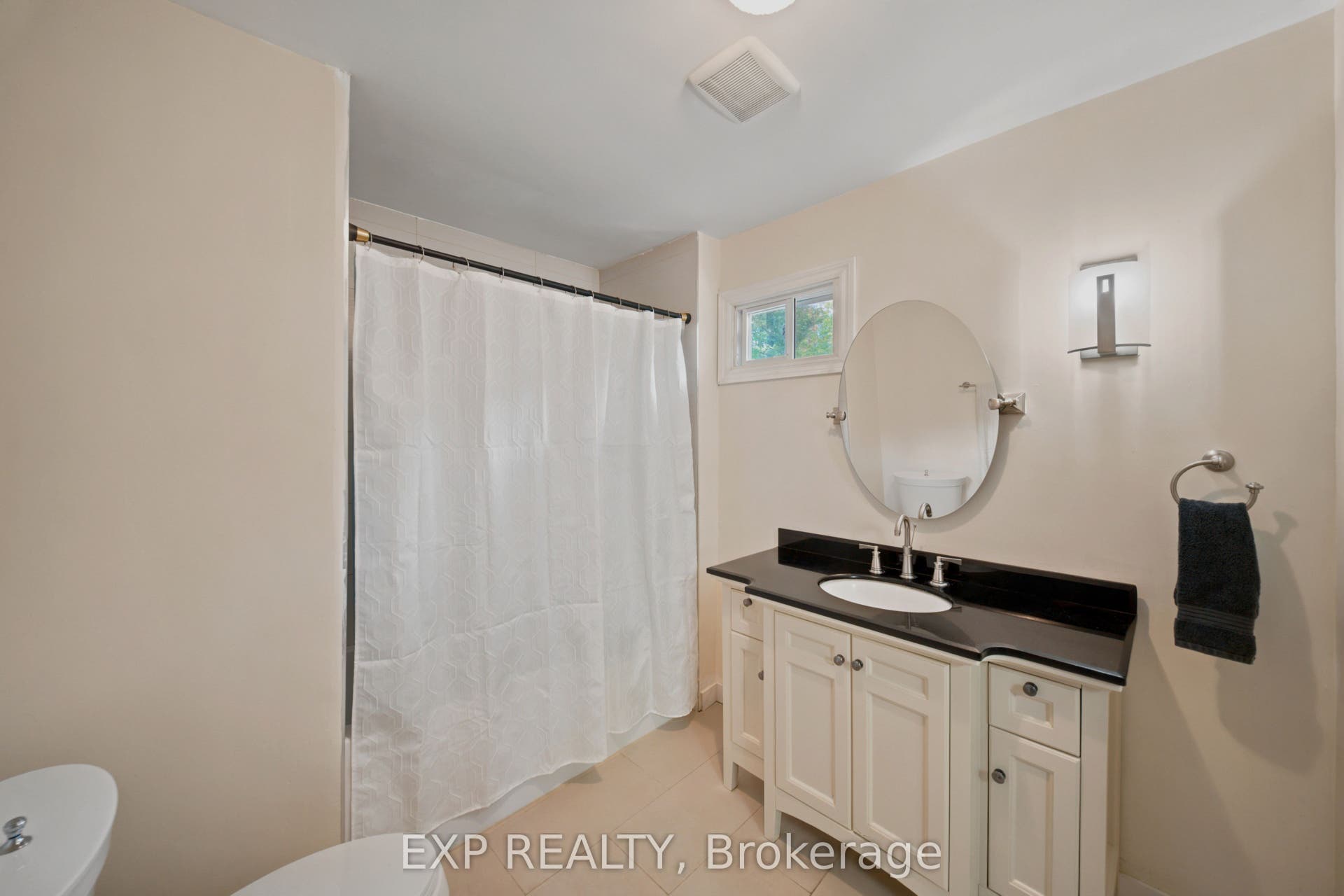 46 Avonlea Road, Tanglewood - Grenfell Glen - Pineglen, Ottawa ON K2G 0J3 46 Avonlea Road, Tanglewood - Grenfell Glen - Pineglen, Ottawa ON K2G 0J3