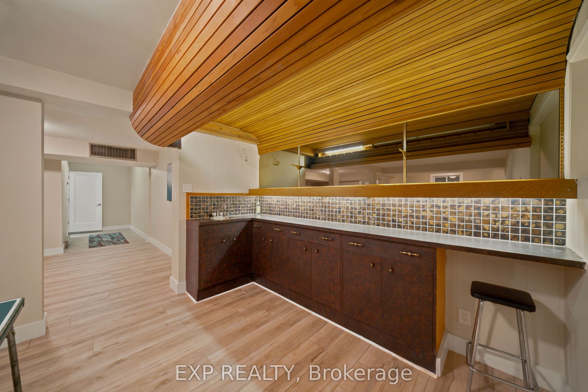 46 Avonlea Road, Tanglewood - Grenfell Glen - Pineglen, Ottawa ON K2G 0J3 46 Avonlea Road, Tanglewood - Grenfell Glen - Pineglen, Ottawa ON K2G 0J3