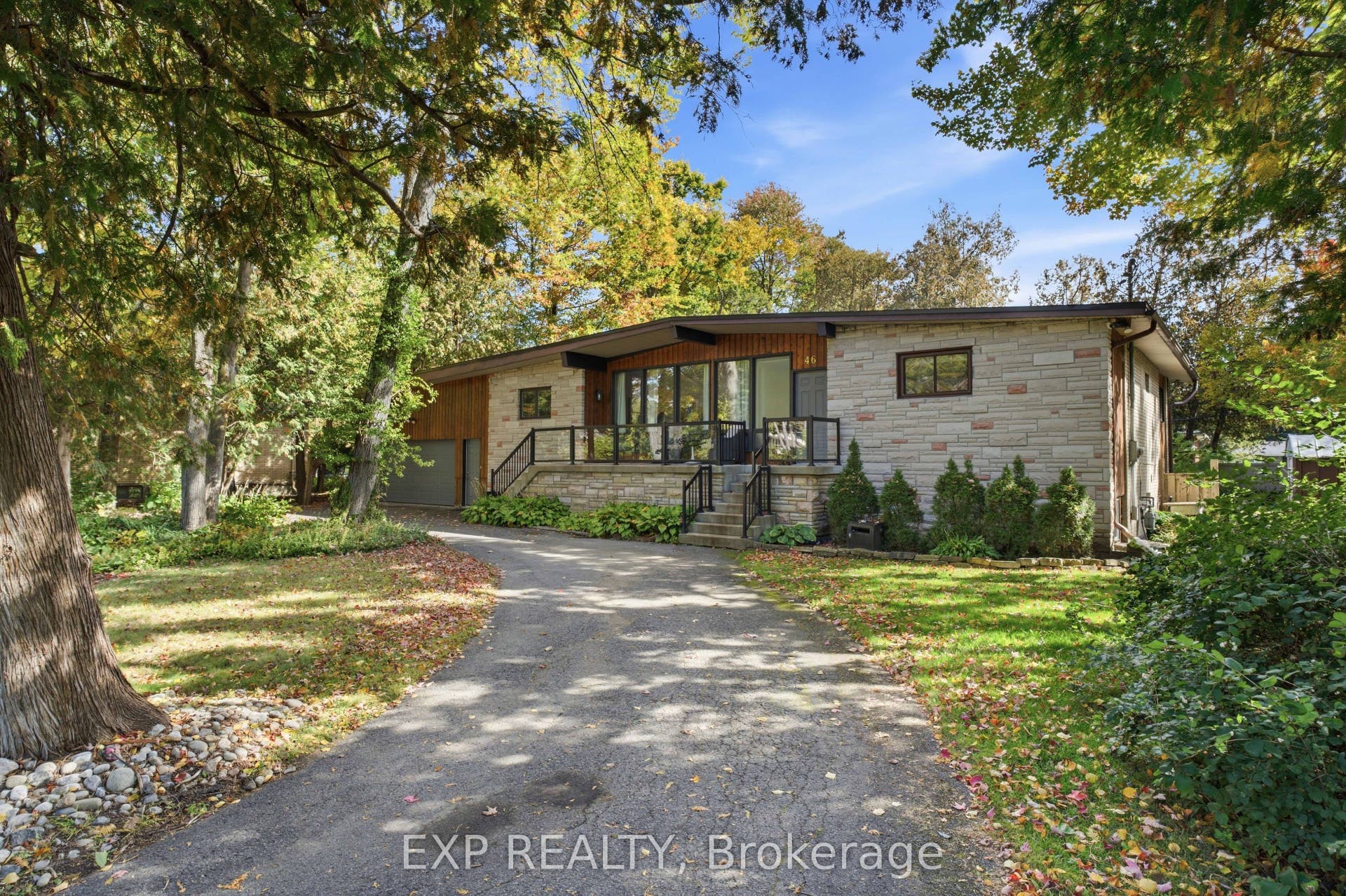 46 Avonlea Road, Tanglewood - Grenfell Glen - Pineglen, Ottawa ON K2G 0J3 46 Avonlea Road, Tanglewood - Grenfell Glen - Pineglen, Ottawa ON K2G 0J3