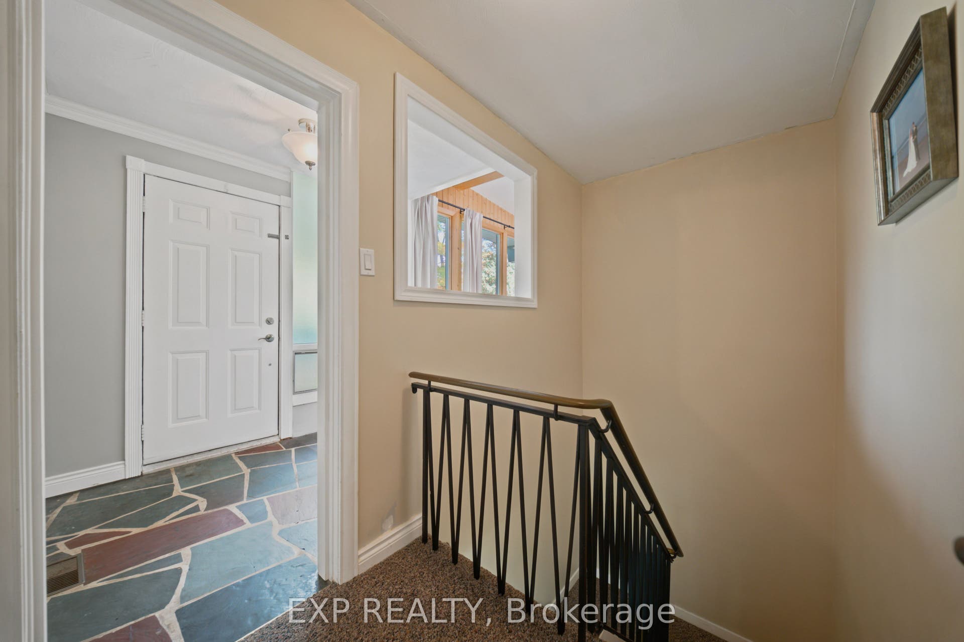 46 Avonlea Road, Tanglewood - Grenfell Glen - Pineglen, Ottawa ON K2G 0J3 46 Avonlea Road, Tanglewood - Grenfell Glen - Pineglen, Ottawa ON K2G 0J3