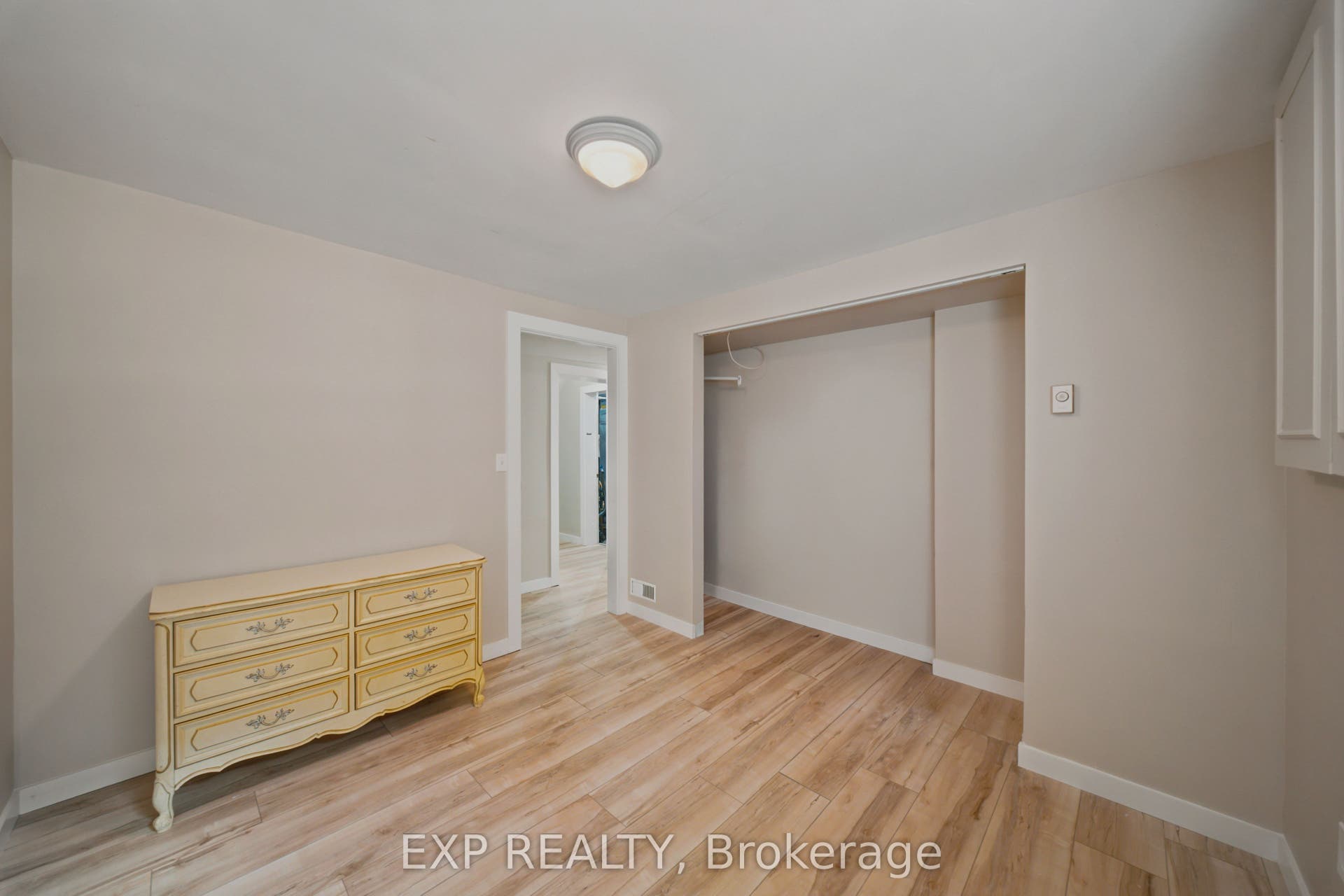46 Avonlea Road, Tanglewood - Grenfell Glen - Pineglen, Ottawa ON K2G 0J3 46 Avonlea Road, Tanglewood - Grenfell Glen - Pineglen, Ottawa ON K2G 0J3