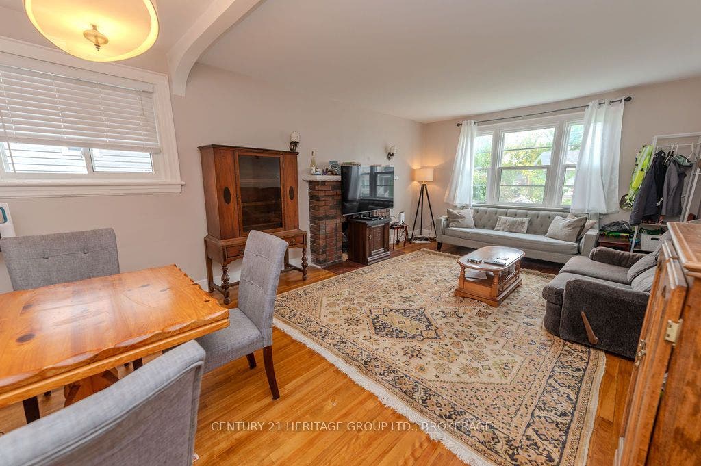 170 Napier Street, Kingston, Frontenac ON K7L 4G5 170 Napier Street, Kingston, Frontenac ON K7L 4G5
