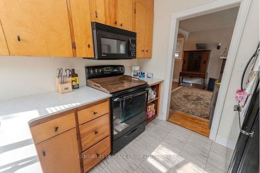 170 Napier Street, Kingston, Frontenac ON K7L 4G5 170 Napier Street, Kingston, Frontenac ON K7L 4G5
