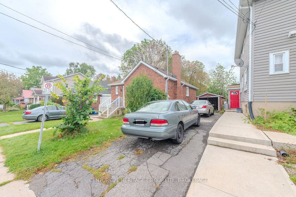 170 Napier Street, Kingston, Frontenac ON K7L 4G5 170 Napier Street, Kingston, Frontenac ON K7L 4G5