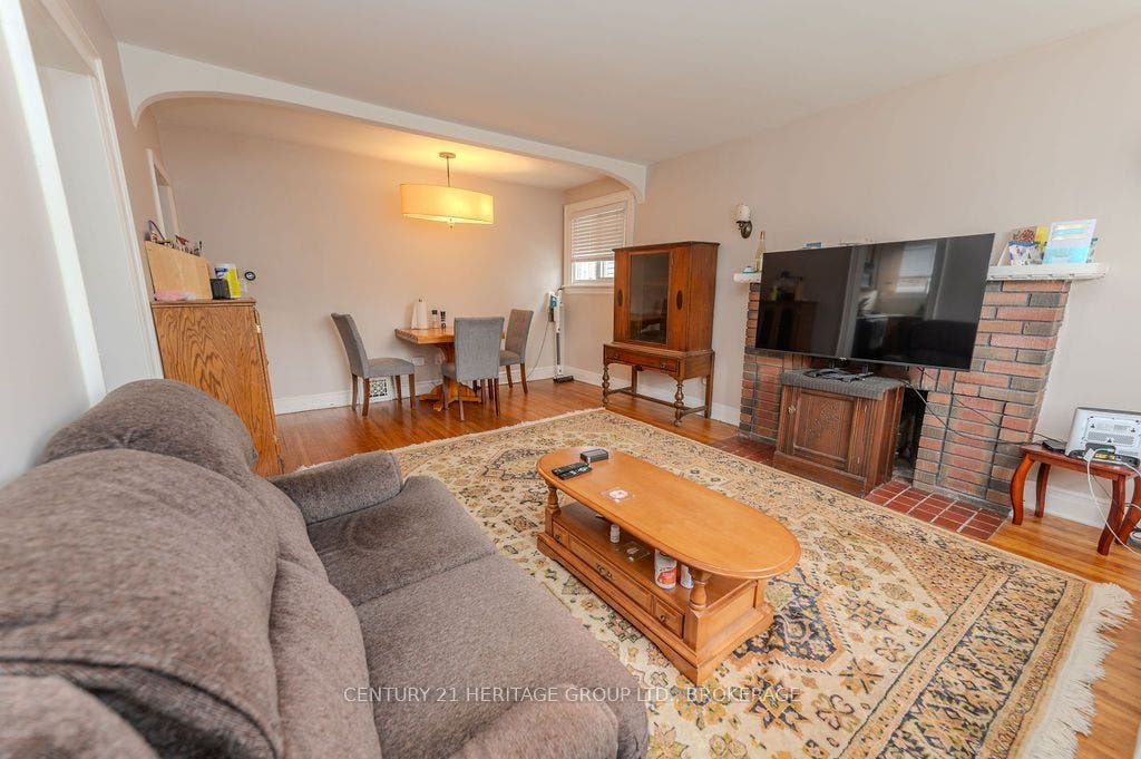 170 Napier Street, Kingston, Frontenac ON K7L 4G5 170 Napier Street, Kingston, Frontenac ON K7L 4G5