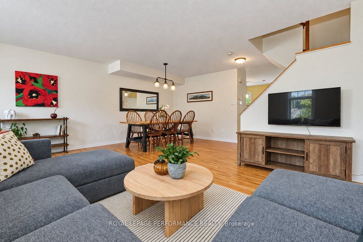 141 Arcola Private, Overbrook - Castleheights And Area, Ottawa ON K1K 4W9