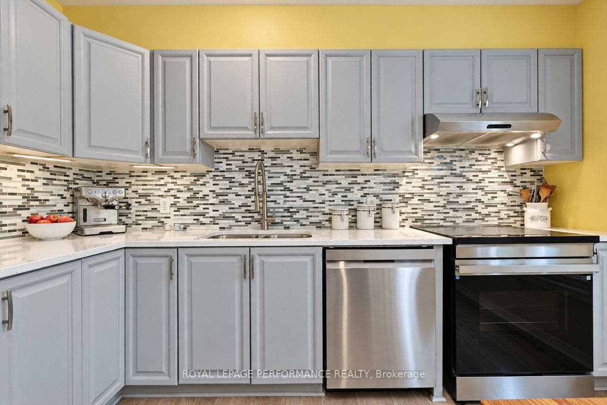141 Arcola Private, Overbrook - Castleheights And Area, Ottawa ON K1K 4W9
