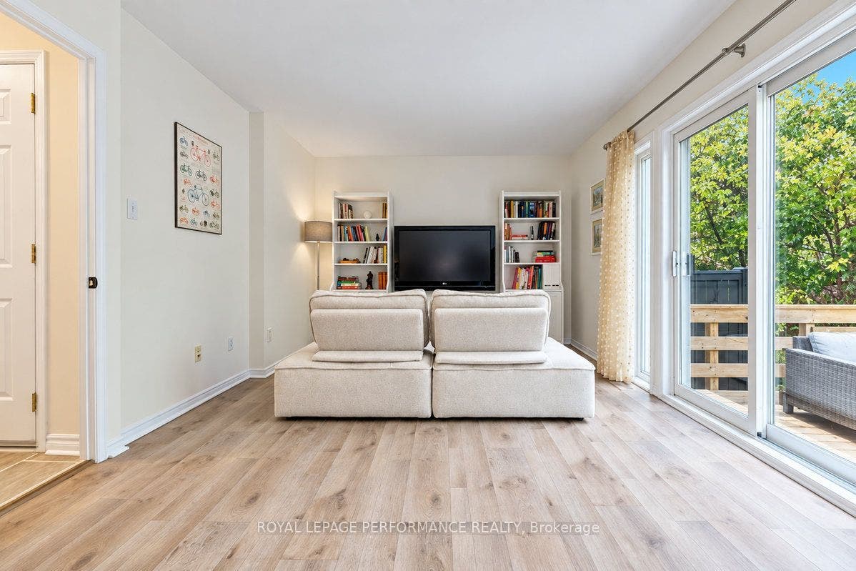 141 Arcola Private, Overbrook - Castleheights And Area, Ottawa ON K1K 4W9