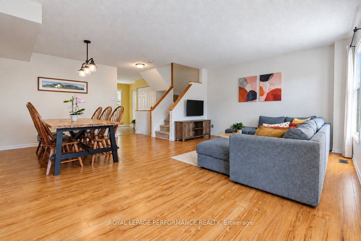 141 Arcola Private, Overbrook - Castleheights And Area, Ottawa ON K1K 4W9
