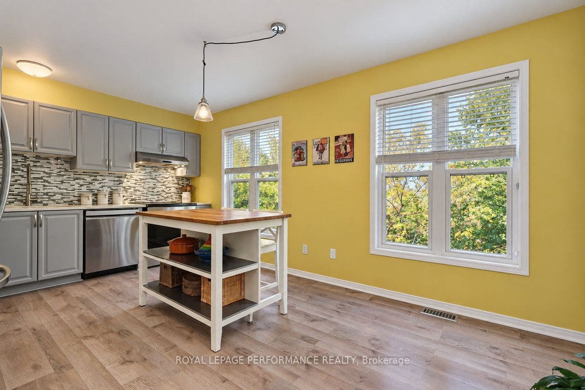 141 Arcola Private, Overbrook - Castleheights And Area, Ottawa ON K1K 4W9