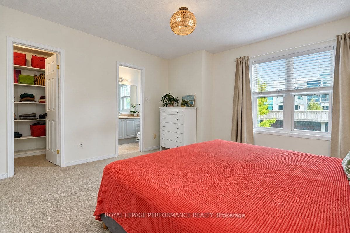 141 Arcola Private, Overbrook - Castleheights And Area, Ottawa ON K1K 4W9