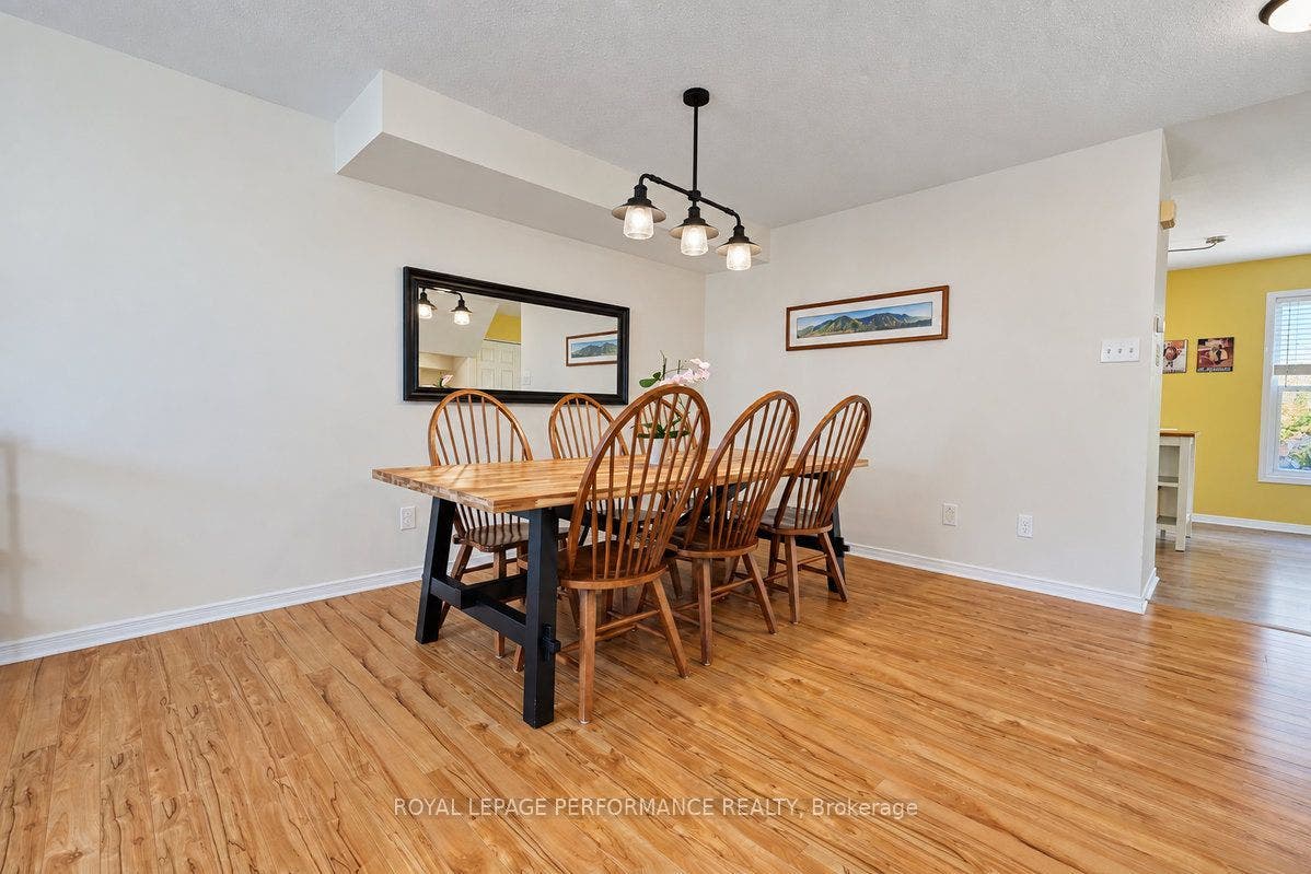 141 Arcola Private, Overbrook - Castleheights And Area, Ottawa ON K1K 4W9
