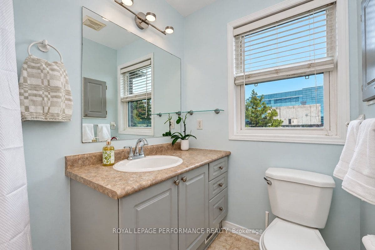 141 Arcola Private, Overbrook - Castleheights And Area, Ottawa ON K1K 4W9