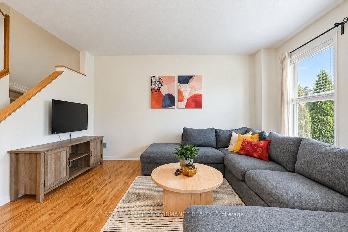 141 Arcola Private, Overbrook - Castleheights And Area, Ottawa ON K1K 4W9