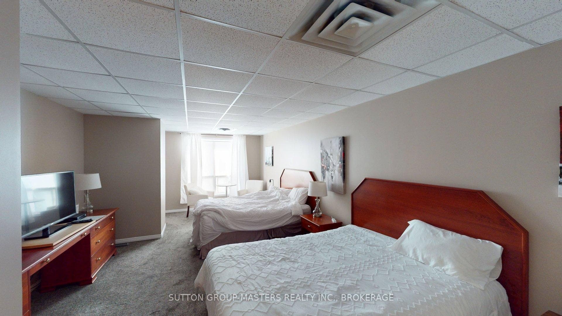 350 Wellington Street, #101, Kingston, Frontenac ON K7K 7J7 Guest Suite in building
