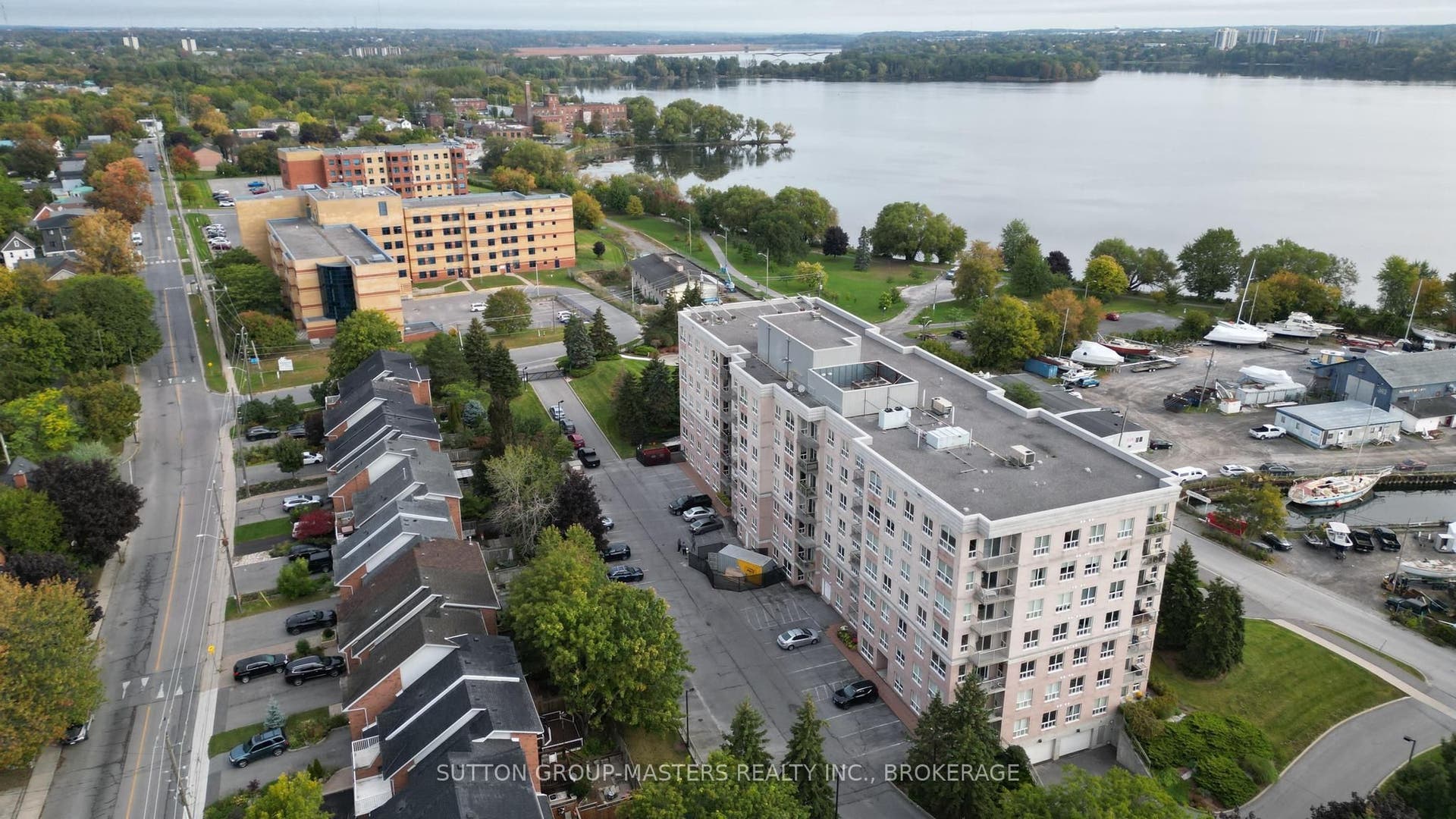 350 Wellington Street, #101, Kingston, Frontenac ON K7K 7J7 Close to the Cataraqui River