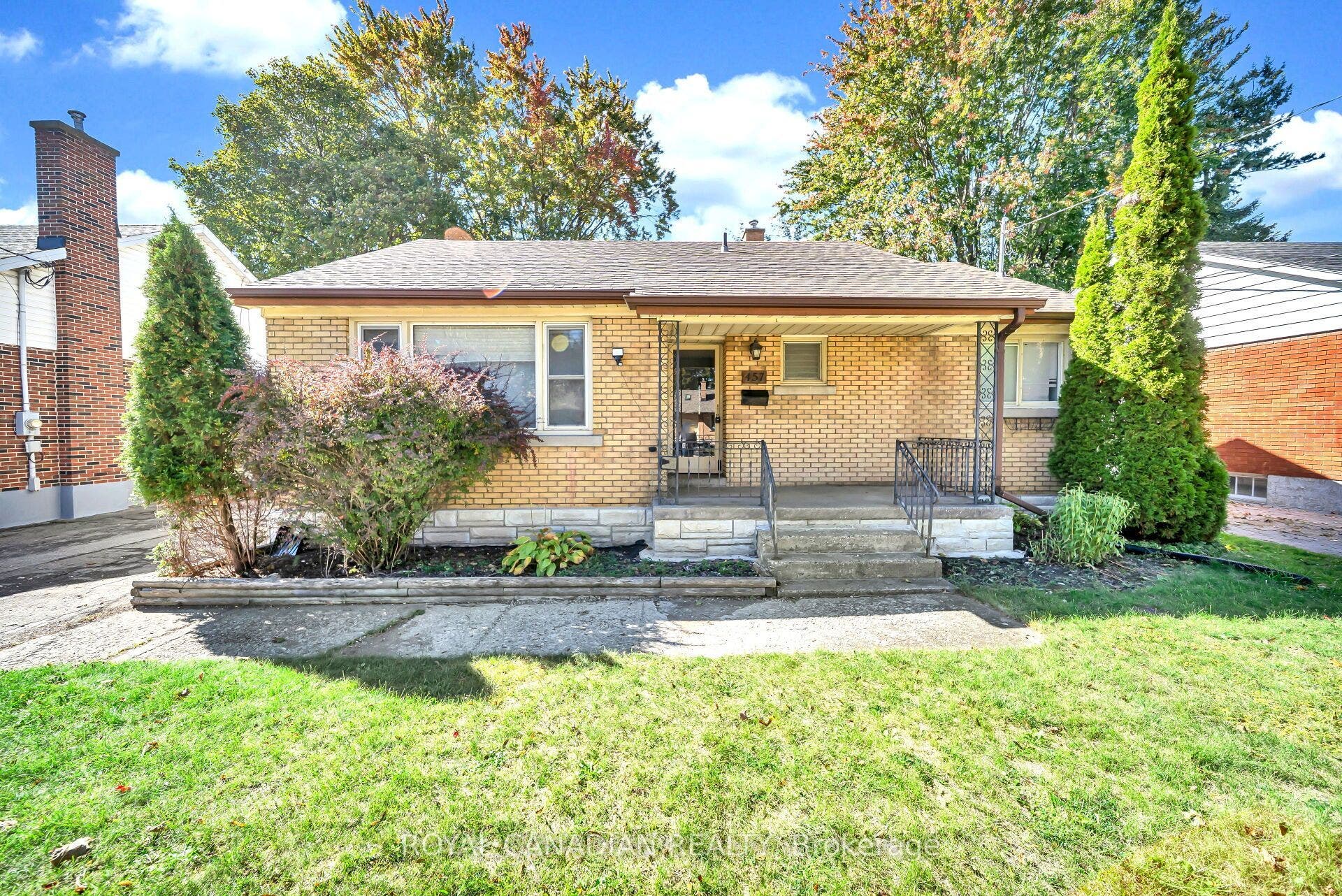 457 Dumfries Avenue, Kitchener, Waterloo ON N2H 2E9 457 Dumfries Avenue, Kitchener, Waterloo ON N2H 2E9