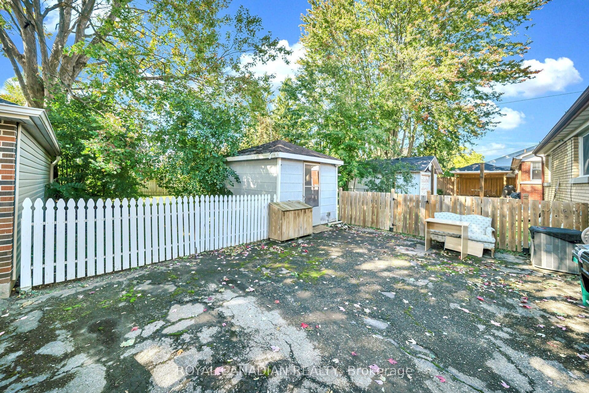 457 Dumfries Avenue, Kitchener, Waterloo ON N2H 2E9 457 Dumfries Avenue, Kitchener, Waterloo ON N2H 2E9