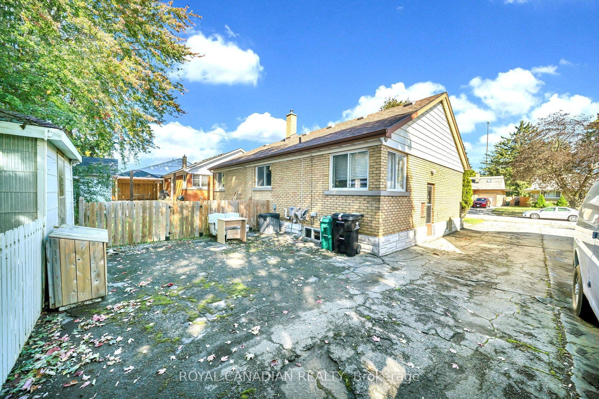 457 Dumfries Avenue, Kitchener, Waterloo ON N2H 2E9 457 Dumfries Avenue, Kitchener, Waterloo ON N2H 2E9