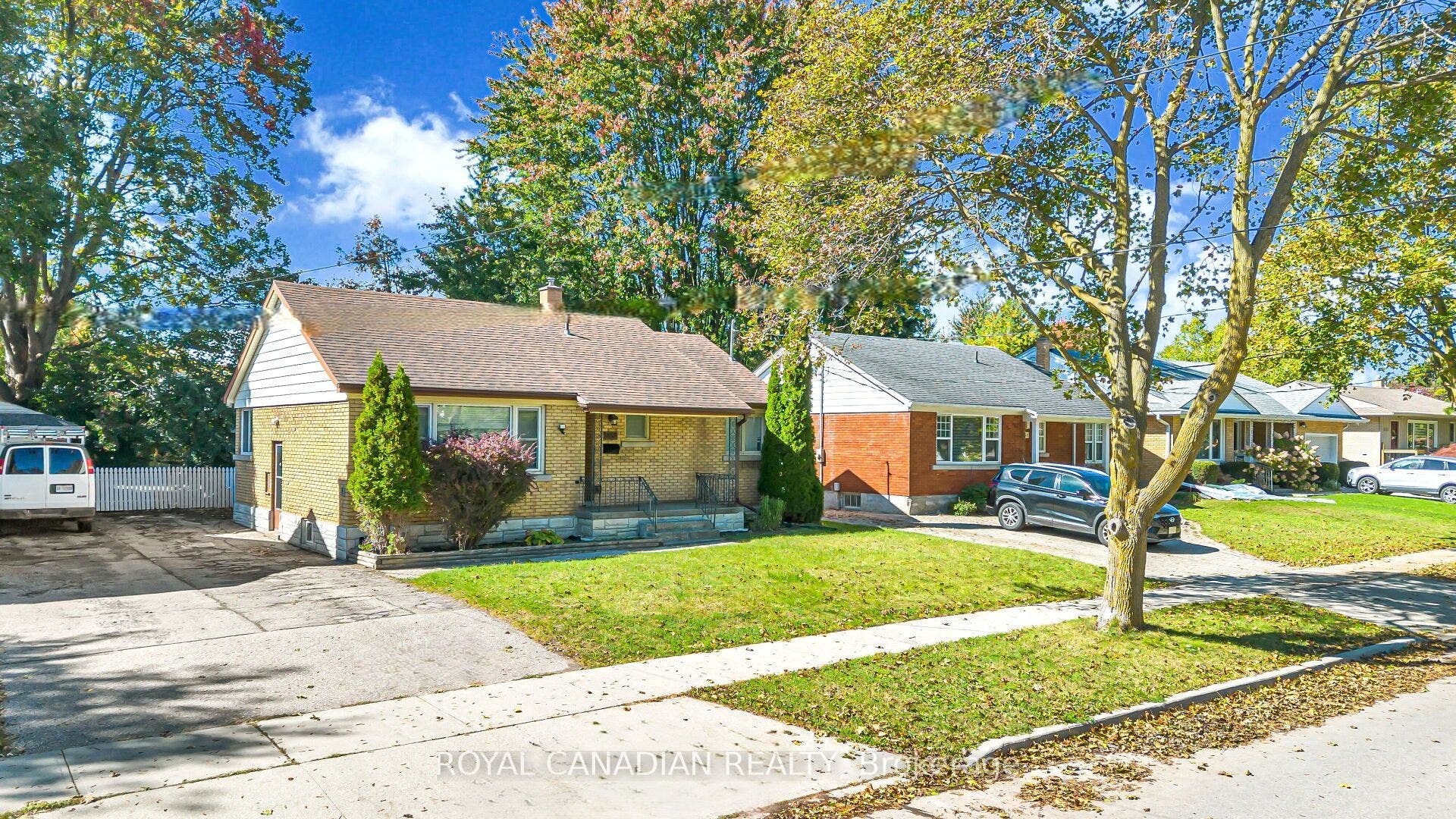 457 Dumfries Avenue, Kitchener, Waterloo ON N2H 2E9 457 Dumfries Avenue, Kitchener, Waterloo ON N2H 2E9