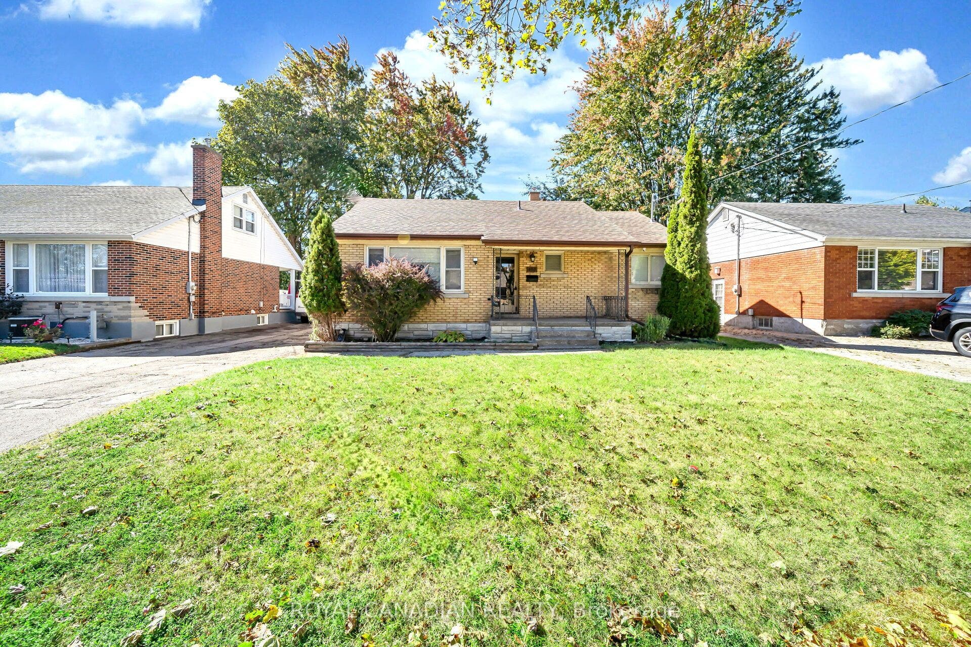 457 Dumfries Avenue, Kitchener, Waterloo ON N2H 2E9 457 Dumfries Avenue, Kitchener, Waterloo ON N2H 2E9