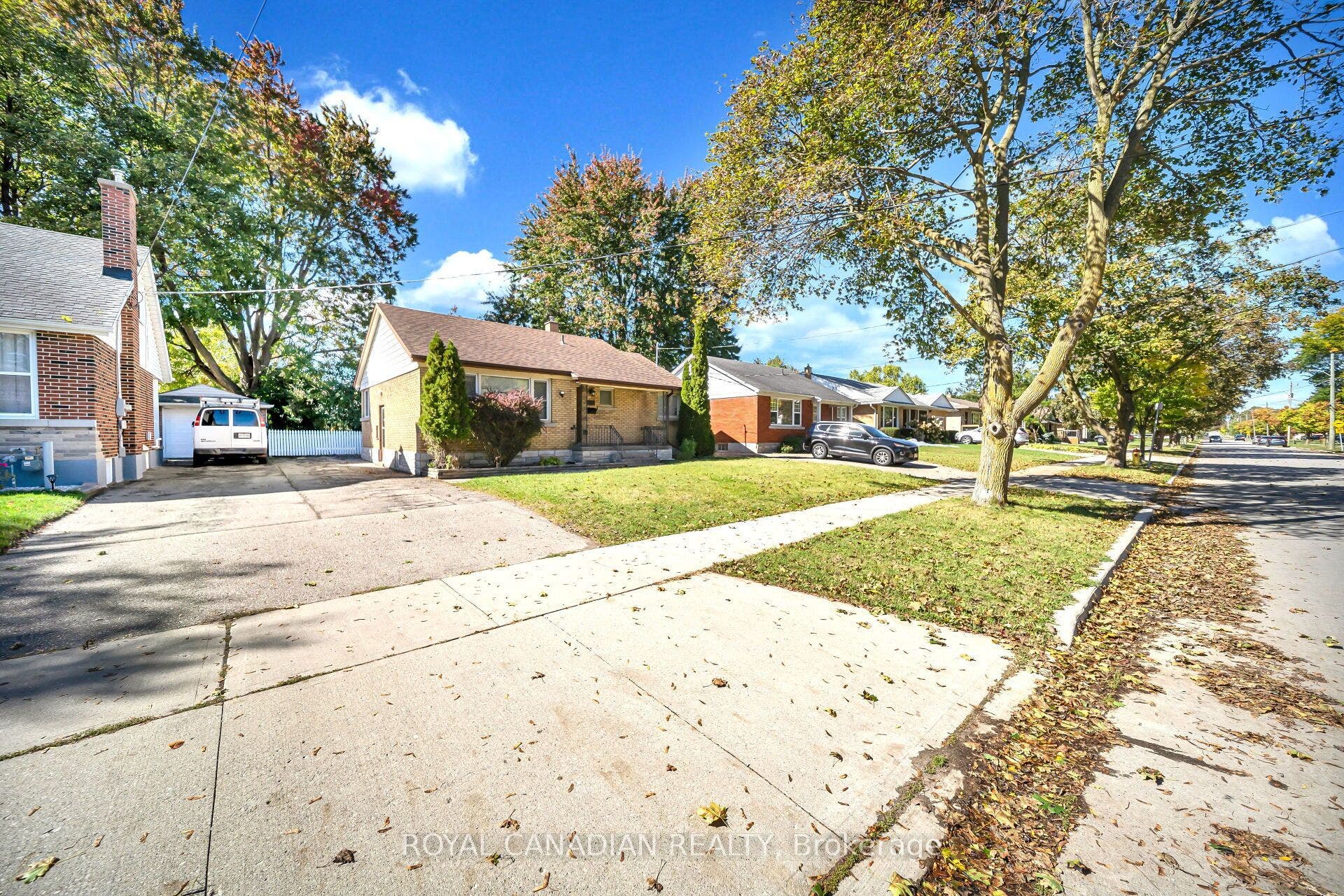 457 Dumfries Avenue, Kitchener, Waterloo ON N2H 2E9 457 Dumfries Avenue, Kitchener, Waterloo ON N2H 2E9